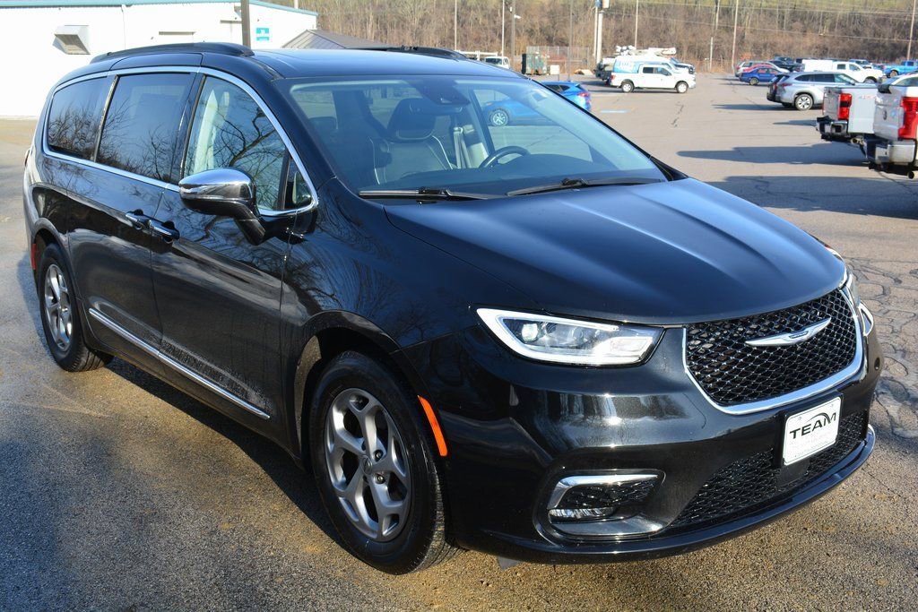Used 2022 Chrysler Pacifica Limited image 4