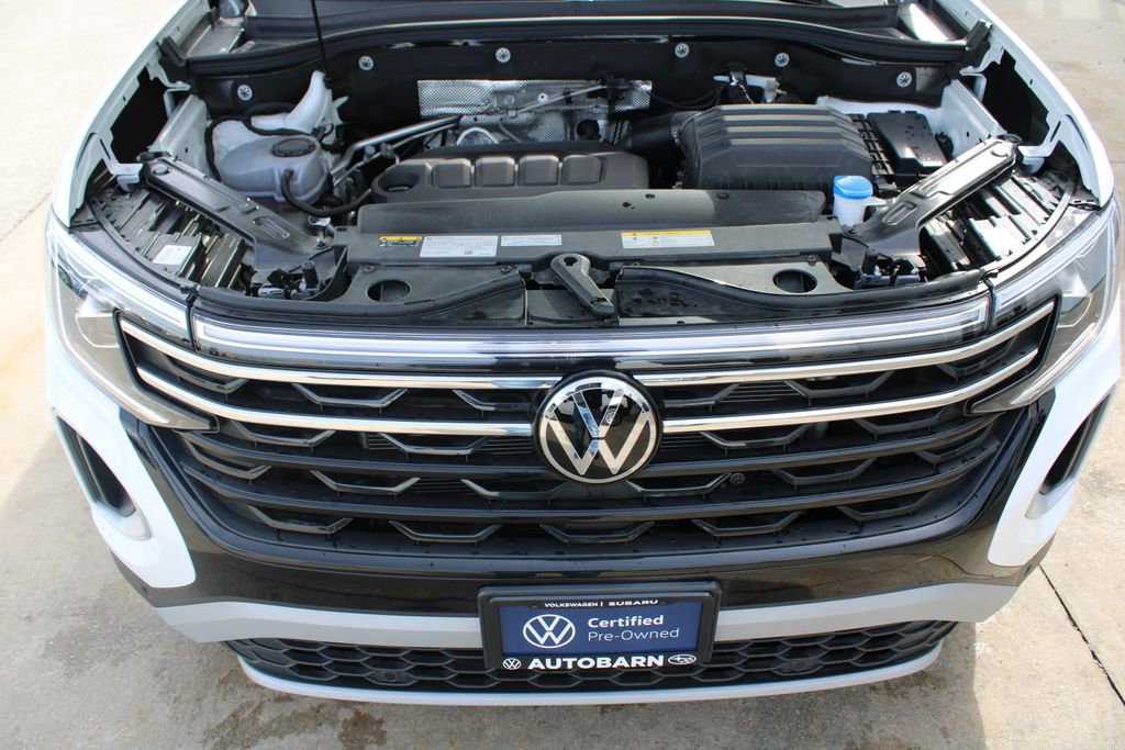 Certified 2025 Volkswagen Atlas Peak Edition SE image 32