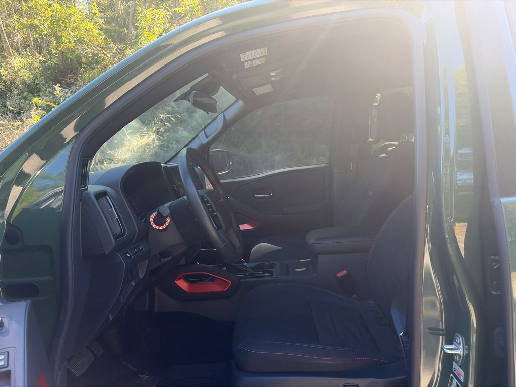 Used 2025 Nissan Frontier PRO-4X AWD/4WD image 12