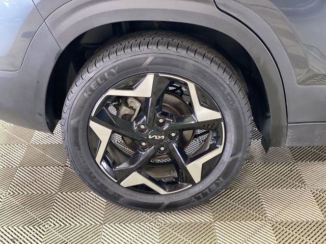 Used 2025 Kia Seltos EX w/ EX Sunroof Package image 39