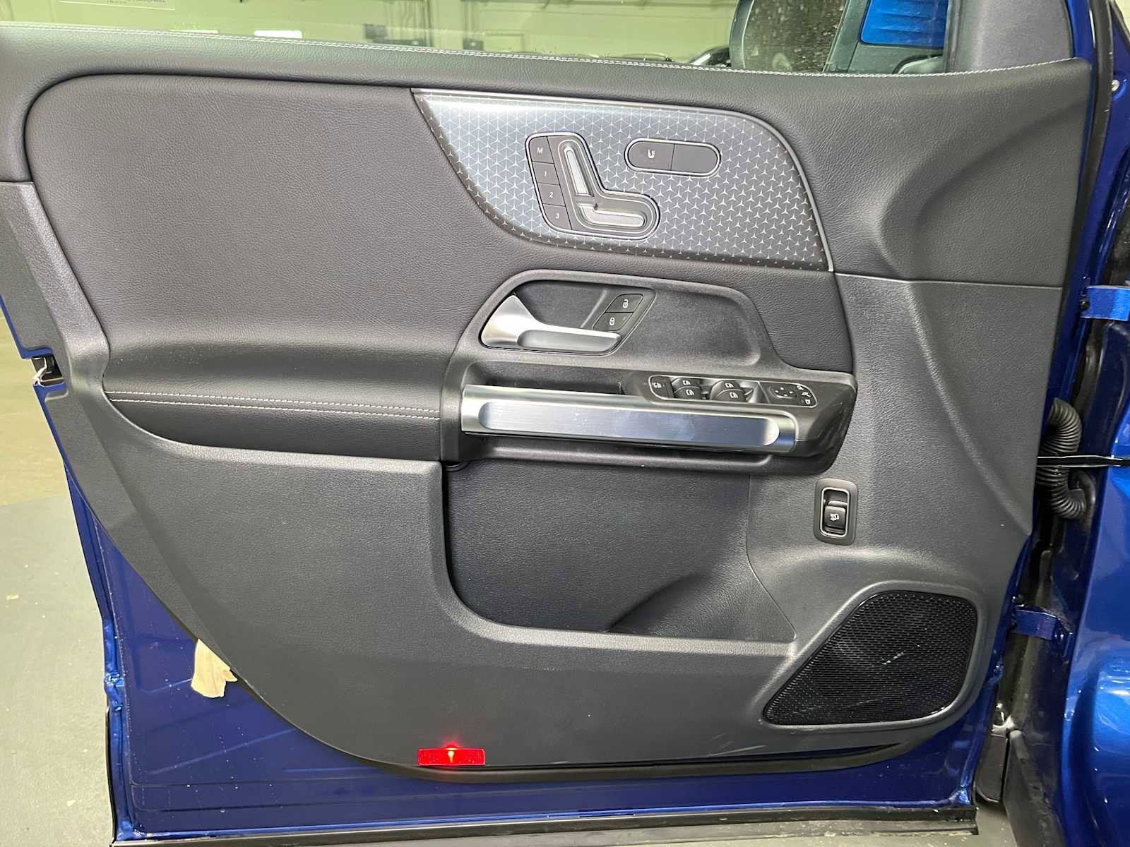 New 2025 Mercedes-Benz GLB 250 4MATIC image 18