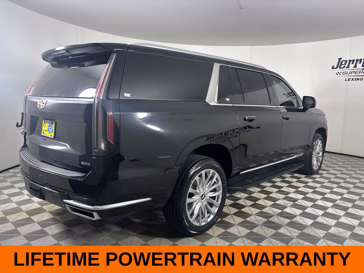 Used 2024 Cadillac Escalade ESV Premium Luxury AWD/4WD image 6