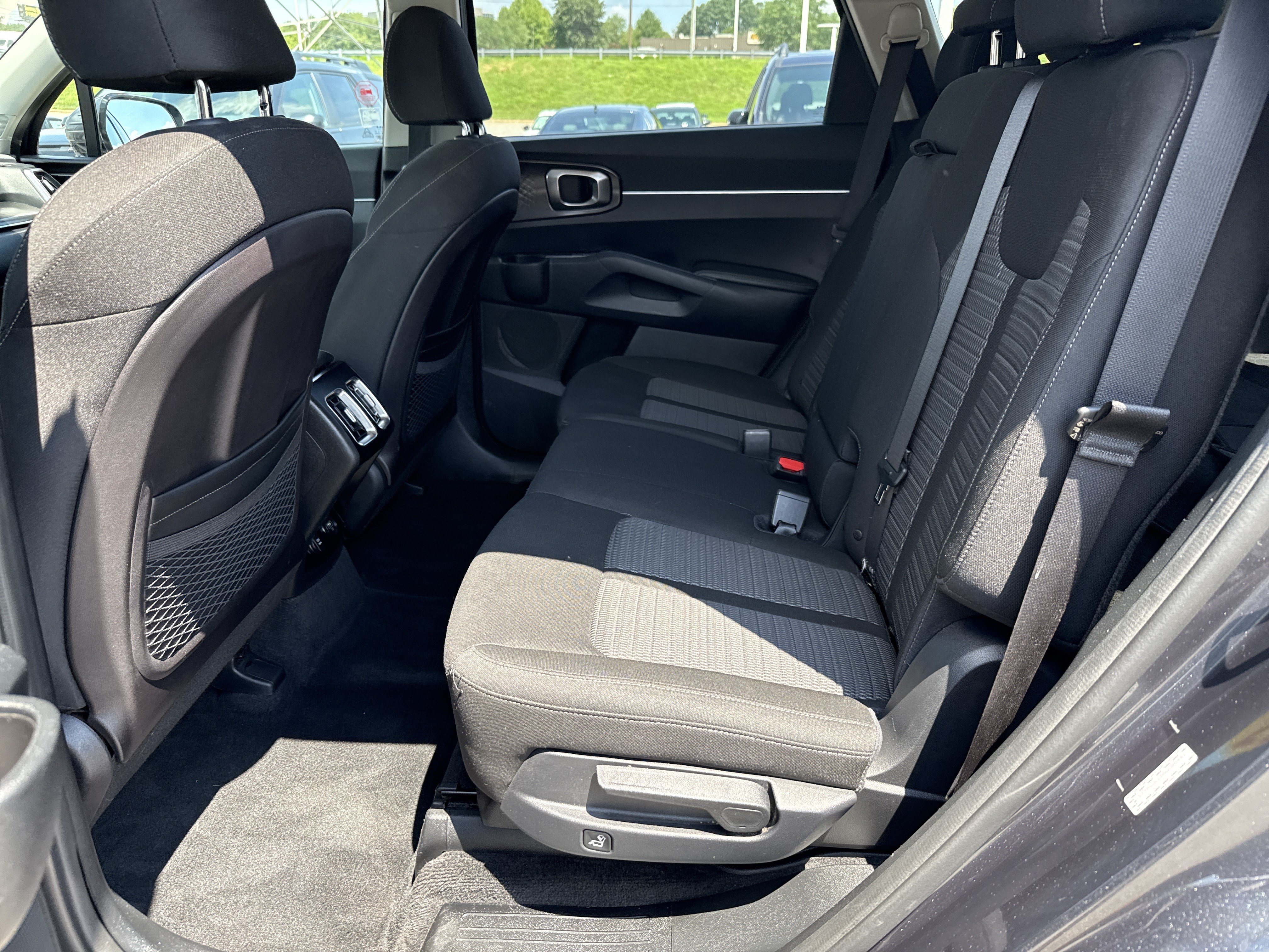 Used 2022 Kia Sorento LX AWD/4WD image 30