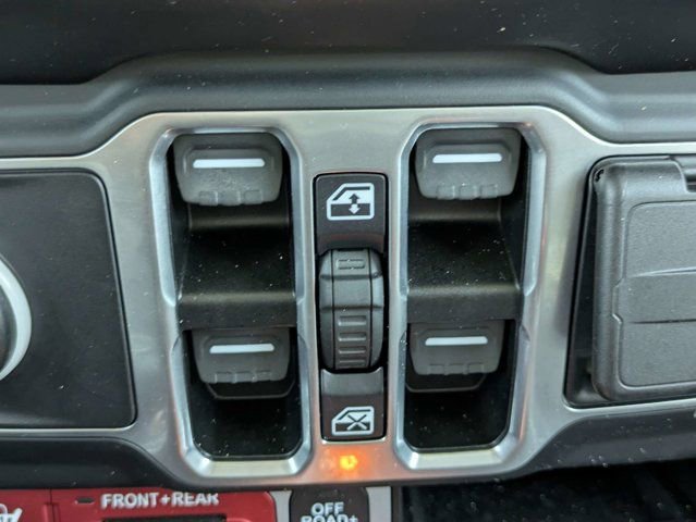Used 2023 Jeep Wrangler Unlimited Rubicon AWD/4WD image 23