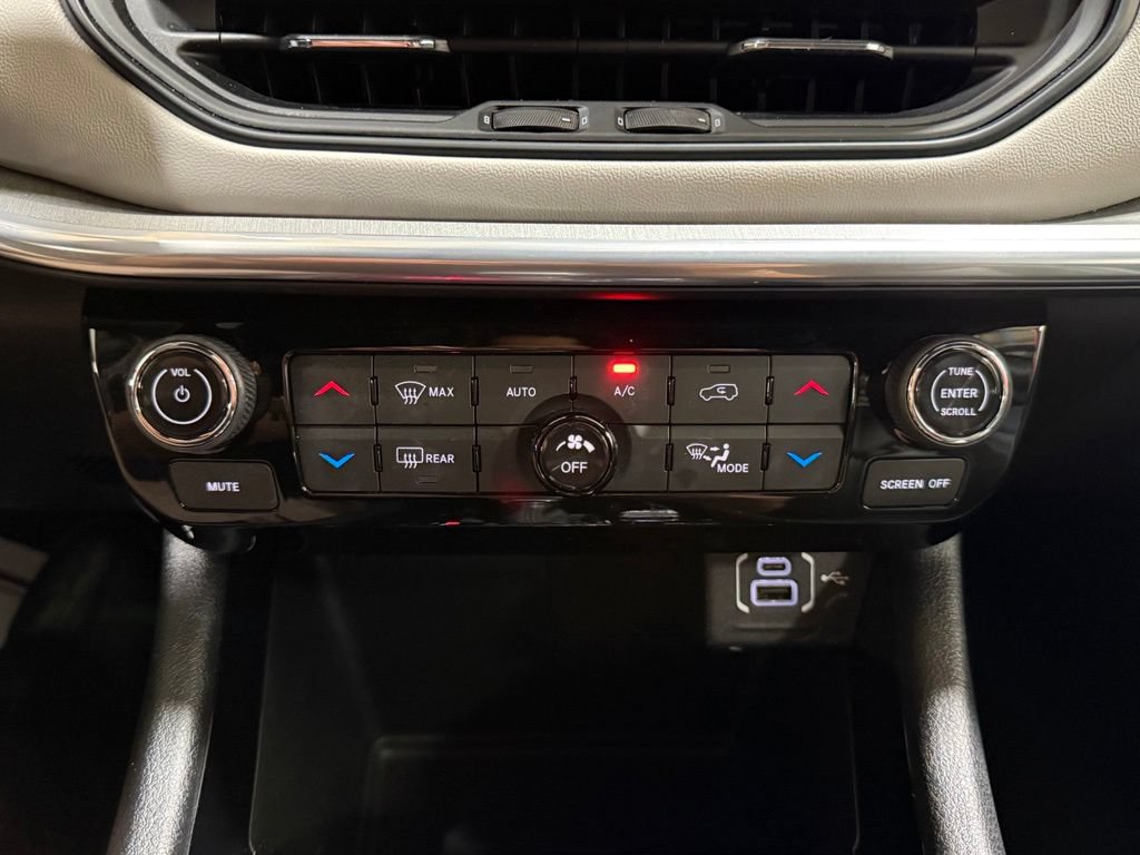 Used 2024 Jeep Compass Limited AWD/4WD image 18