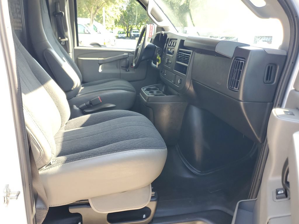Used 2025 Chevrolet Express 2500 w/ Driver Convenience Package RWD image 8