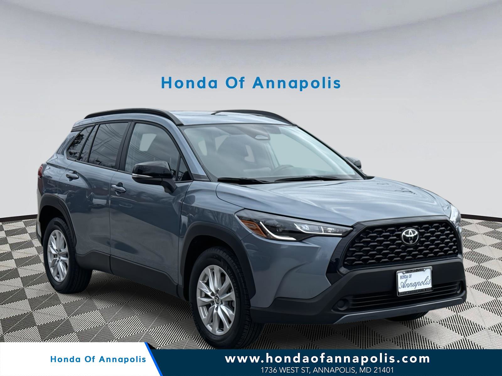 Used 2025 Toyota Corolla Cross LE w/ Moonroof Package image 1