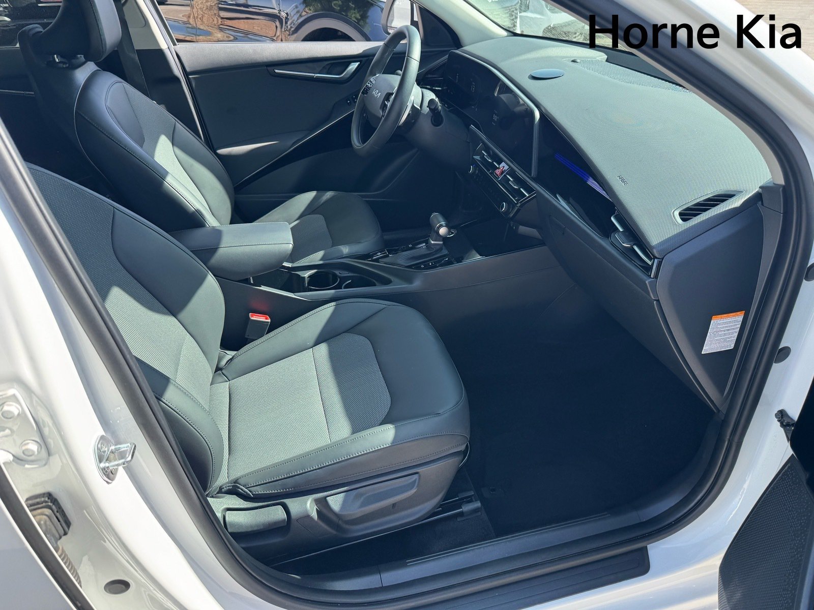 Certified 2024 Kia Niro EX FWD image 26