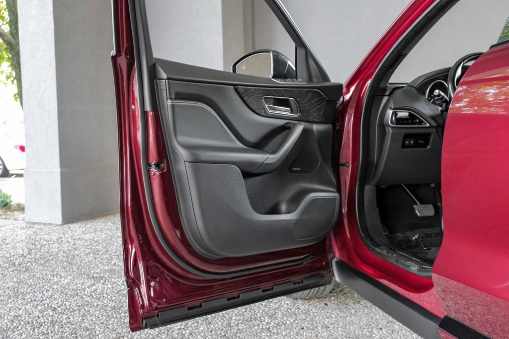 Used 2017 Jaguar F-PACE S image 49