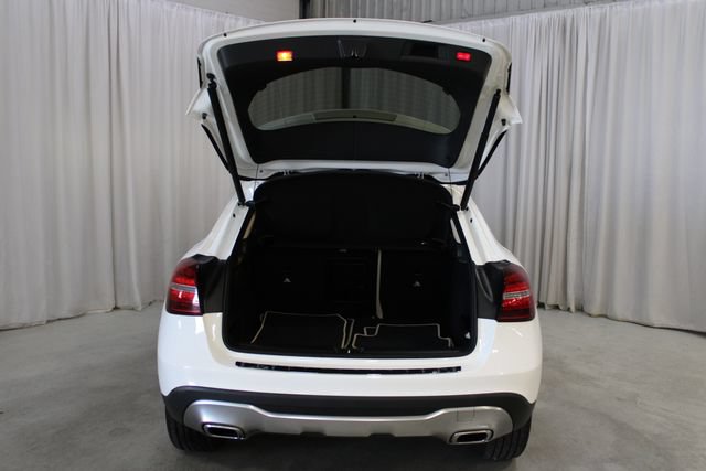 Used 2020 Mercedes-Benz GLA 250 4MATIC w/ Premium Package image 31