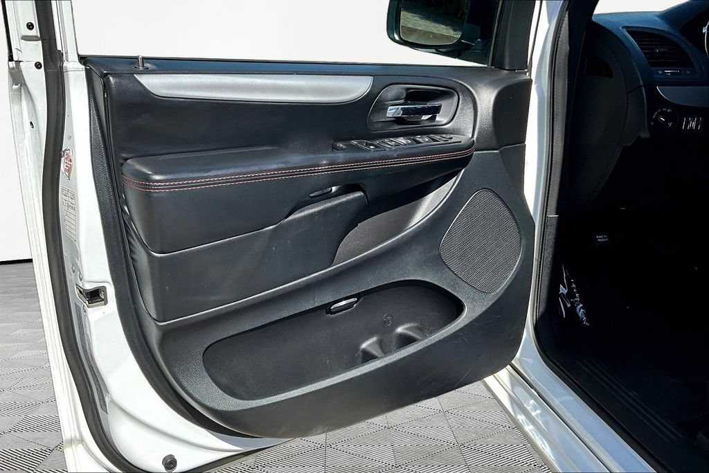 Used 2019 Dodge Grand Caravan GT FWD image 21