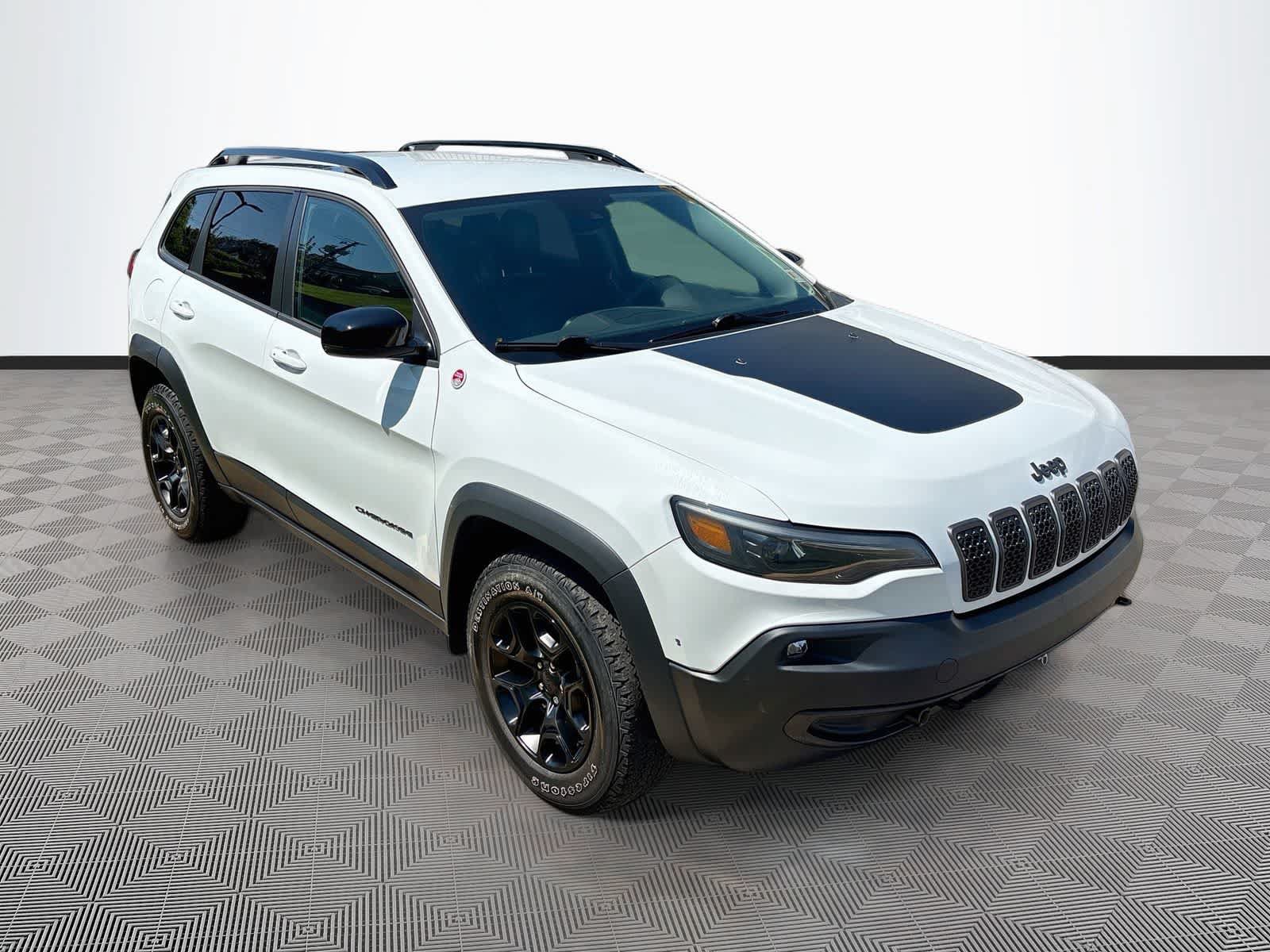 Used 2022 Jeep Cherokee Trailhawk w/ Trailer Tow Group AWD/4WD image 3