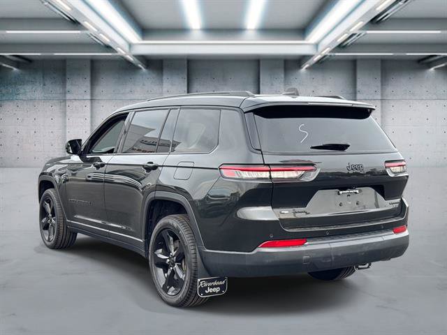 Used 2023 Jeep Grand Cherokee L Limited w/ Black Appearance Package image 5
