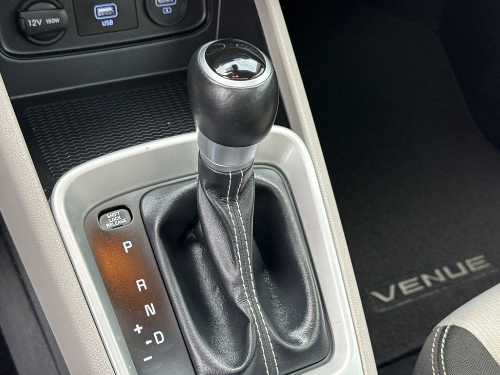 Used 2020 Hyundai Venue SEL w/ Convenience + Premium Package image 30