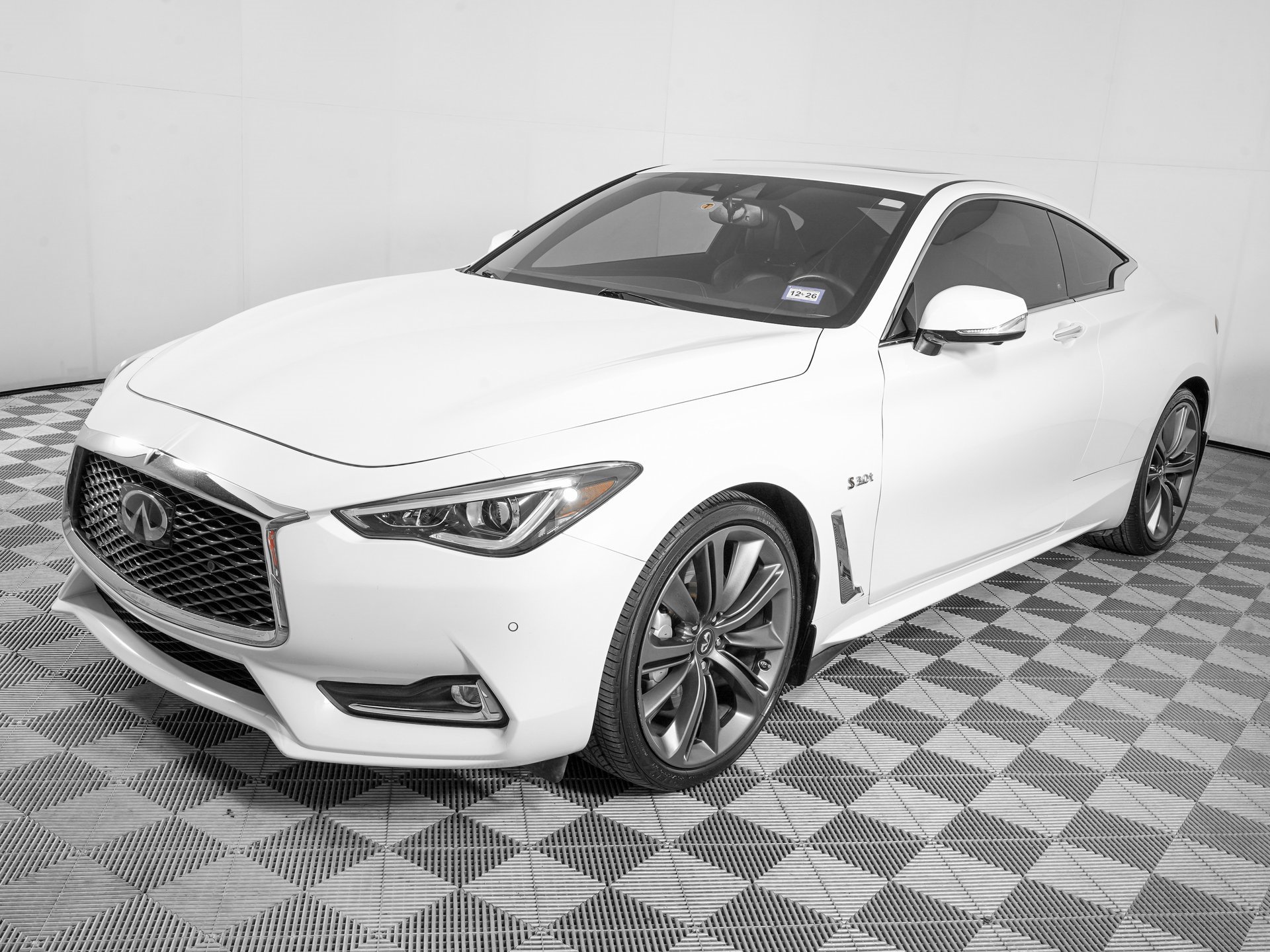 Used 2018 INFINITI Q60 Red Sport 400 w/ Pro Active Package image 8