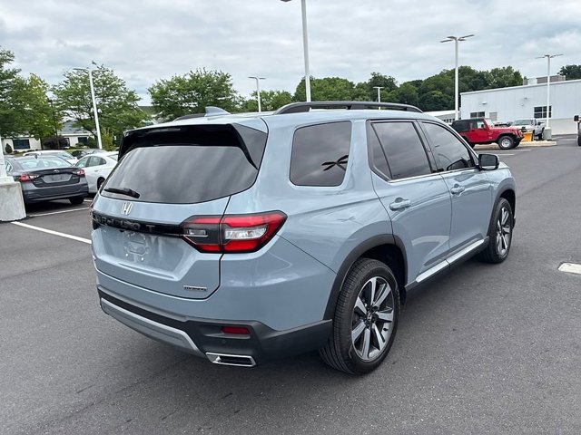 Used 2025 Honda Pilot Touring image 8