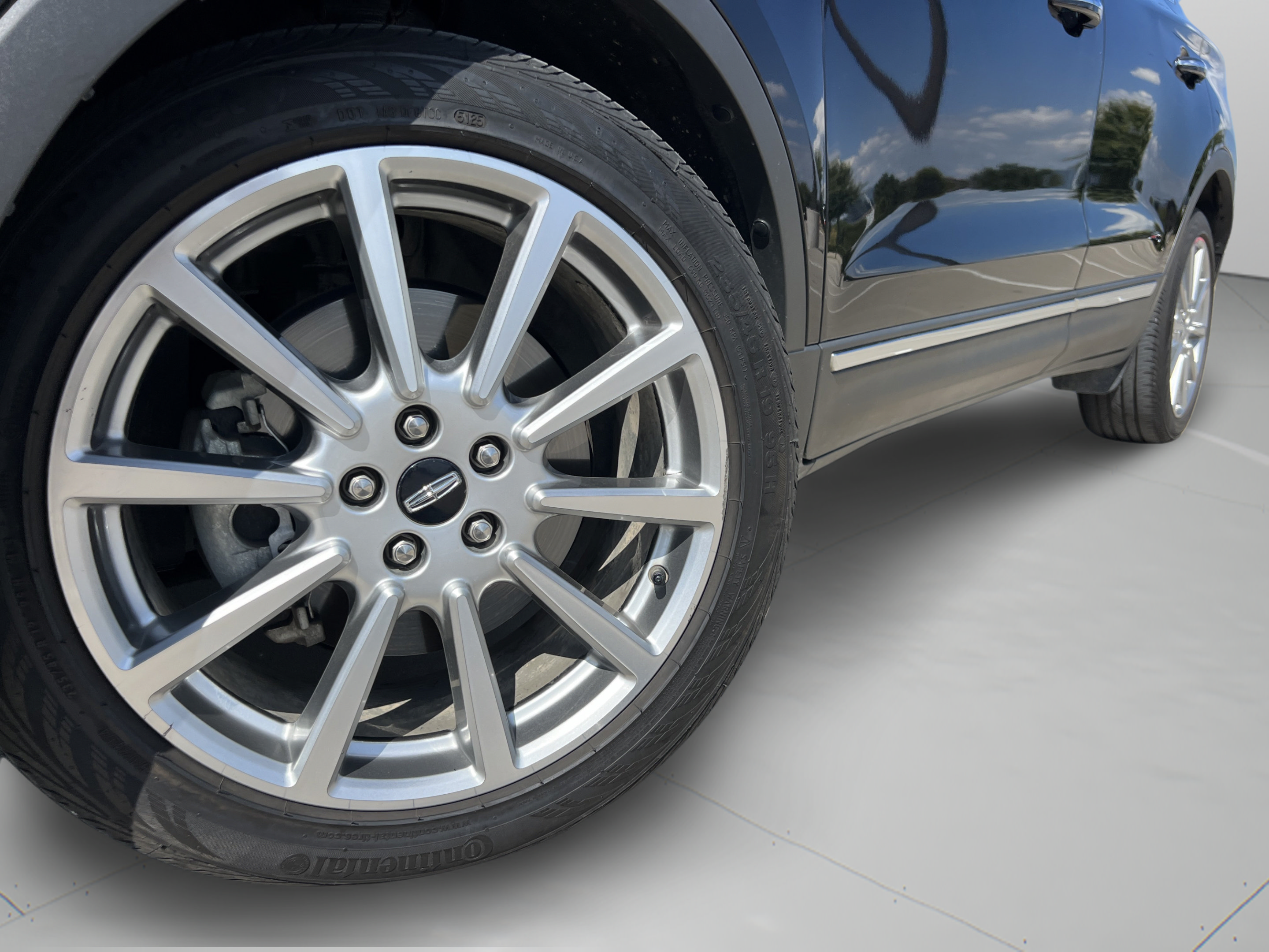 Used 2019 Lincoln MKC Reserve w/ MKC Technology Package FWD image 32