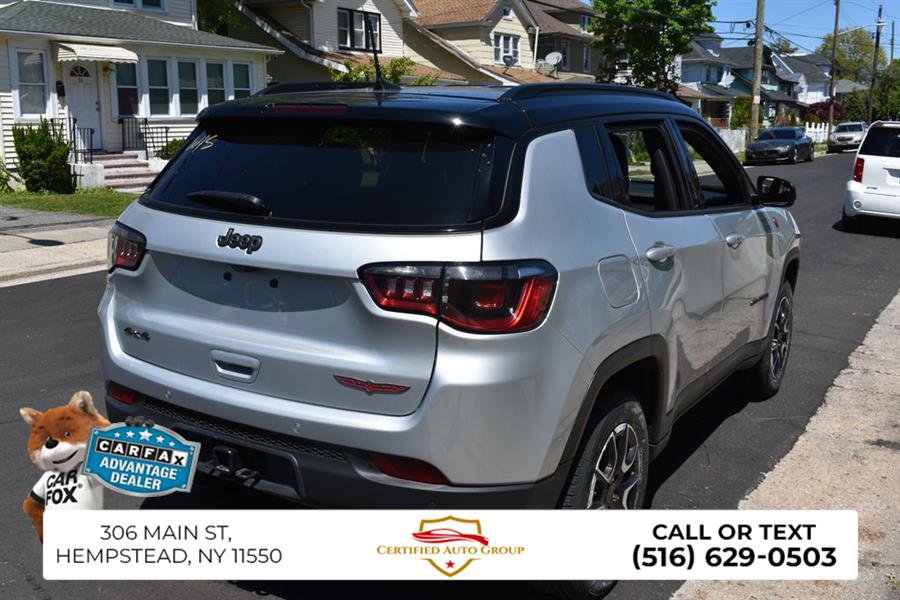 Used 2025 Jeep Compass Trailhawk AWD/4WD image 6
