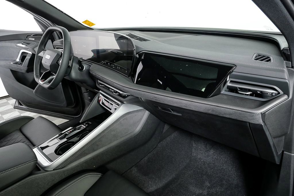 New 2025 Audi SQ5 Premium Plus AWD/4WD image 24