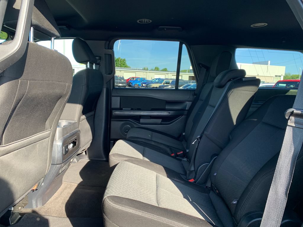 Used 2021 Ford Expedition XLT w/ Black Accent Package AWD/4WD image 18