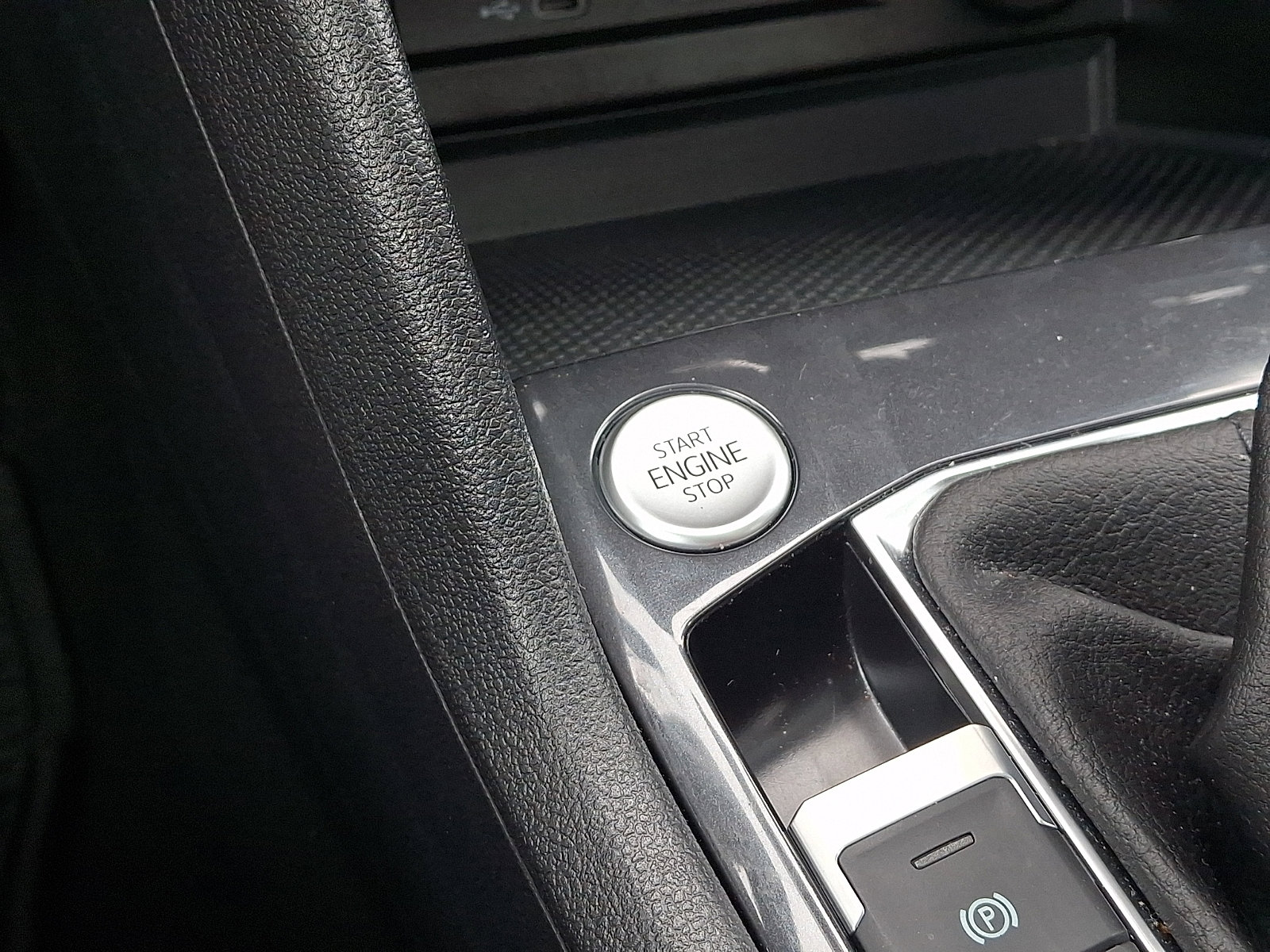 Certified 2024 Volkswagen Tiguan Wolfsburg Edition AWD/4WD image 26