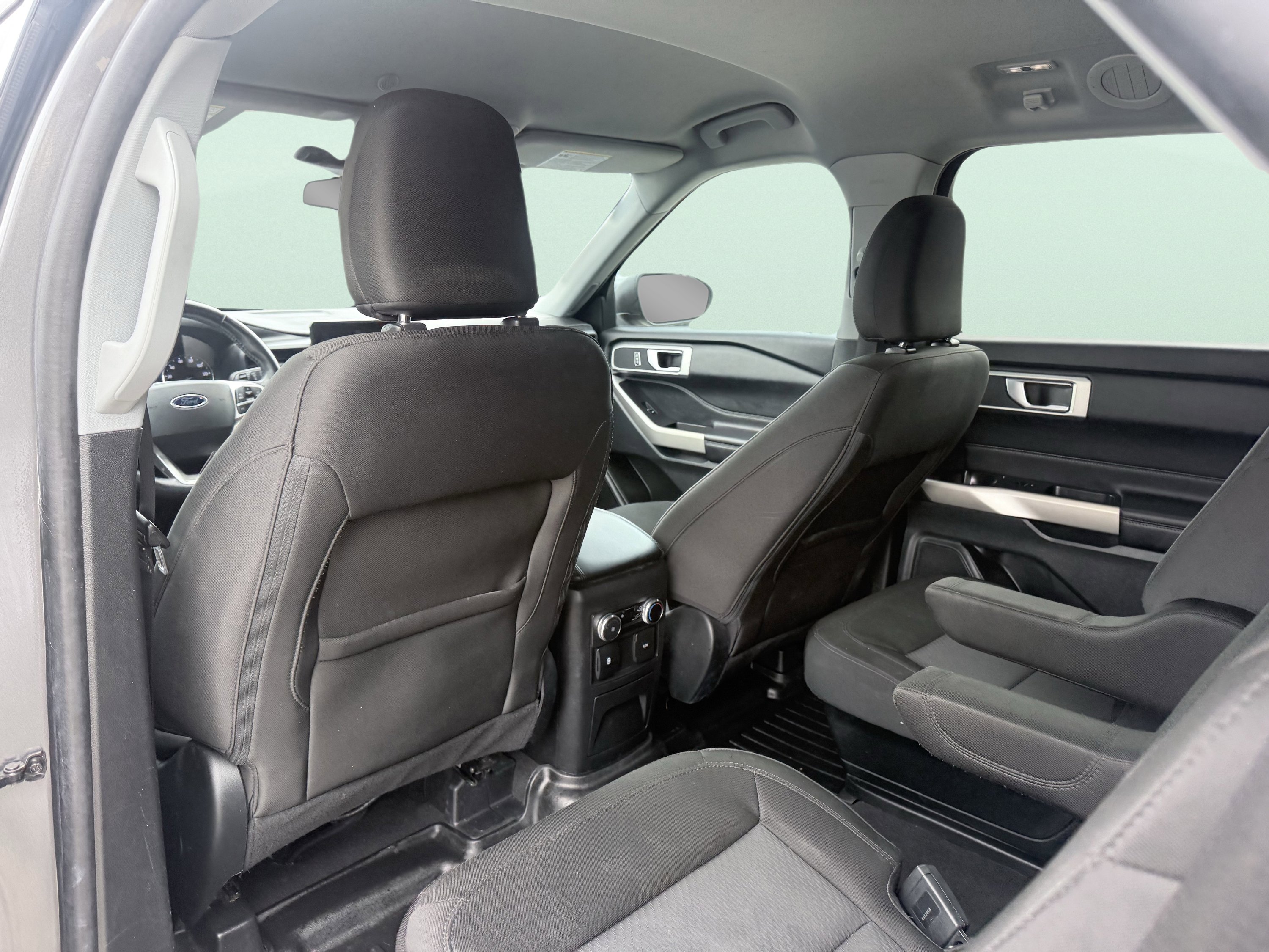 Used 2022 Ford Explorer XLT image 37