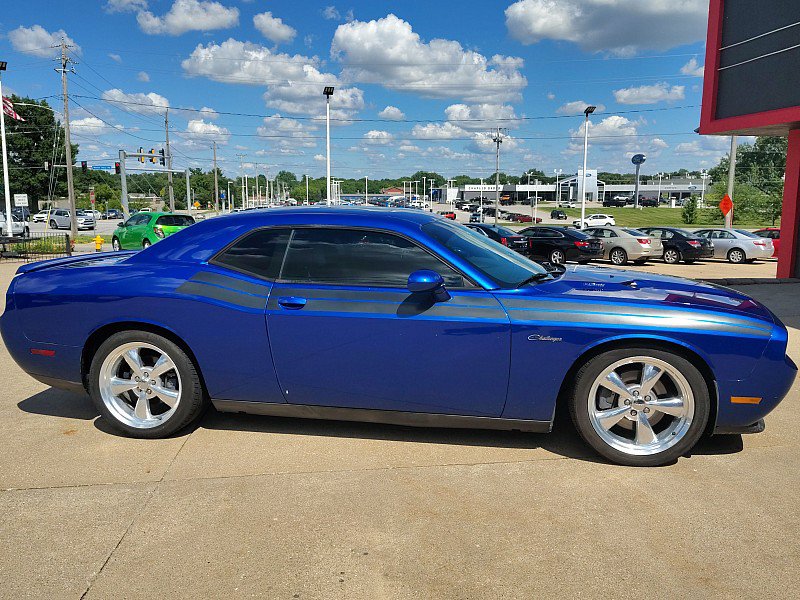 Used 2012 Dodge Challenger R/T RWD image 3