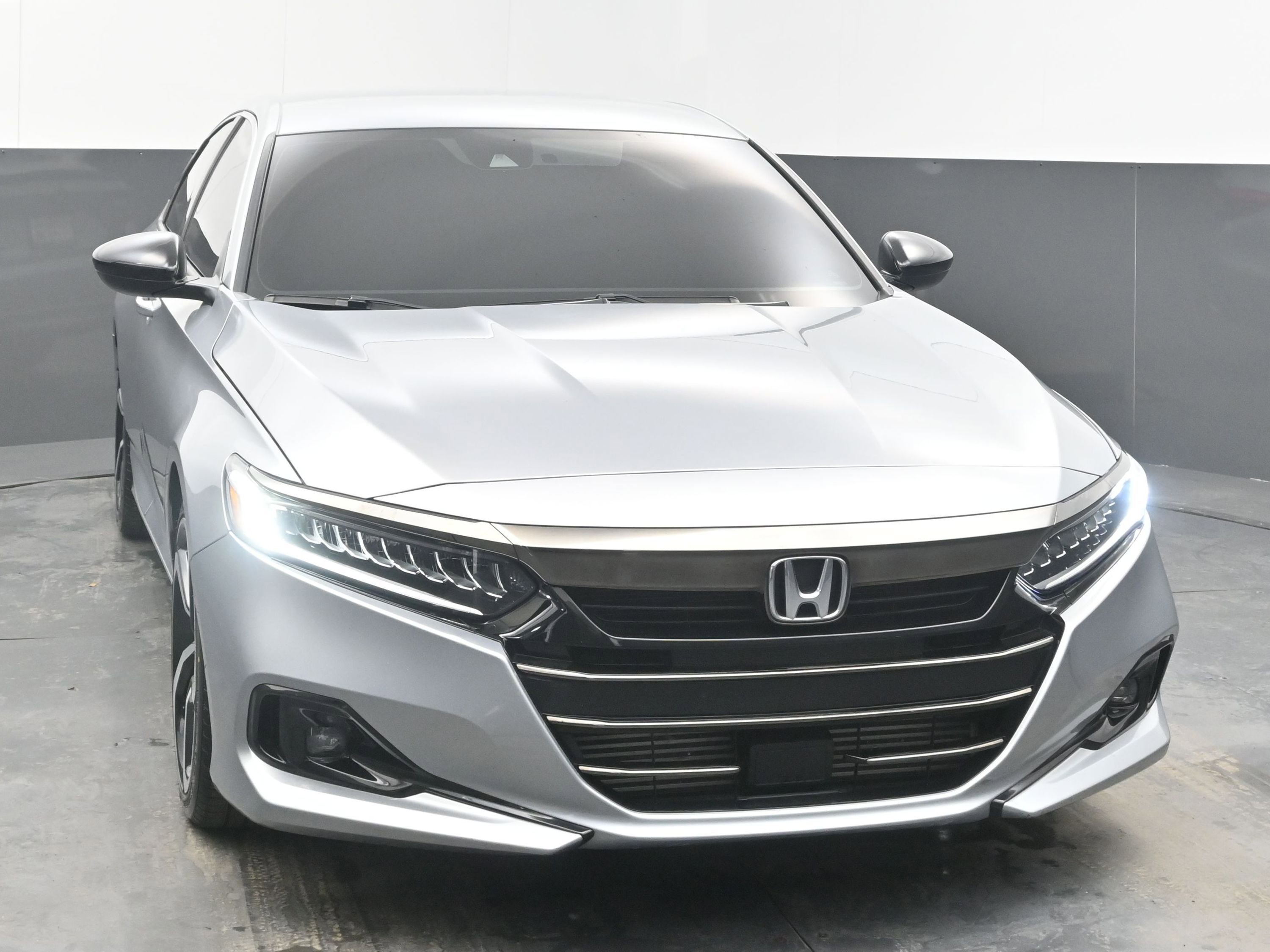 Used 2022 Honda Accord Sport image 2