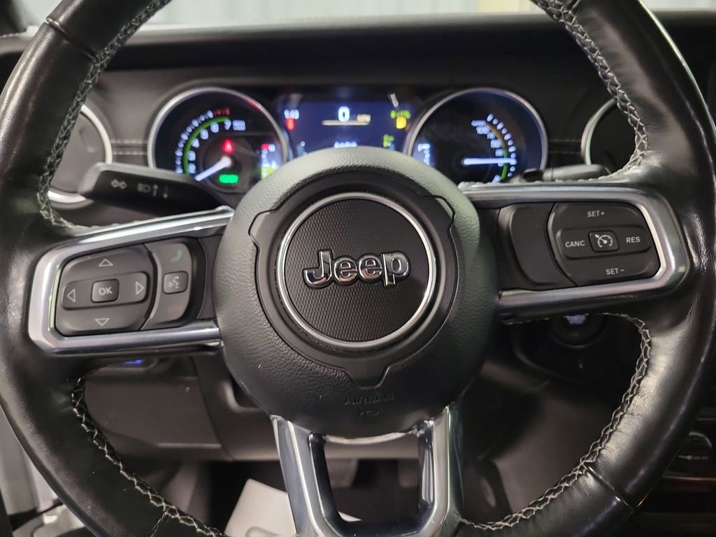 Used 2023 Jeep Wrangler Unlimited Sahara w/ Cold Weather Group image 17