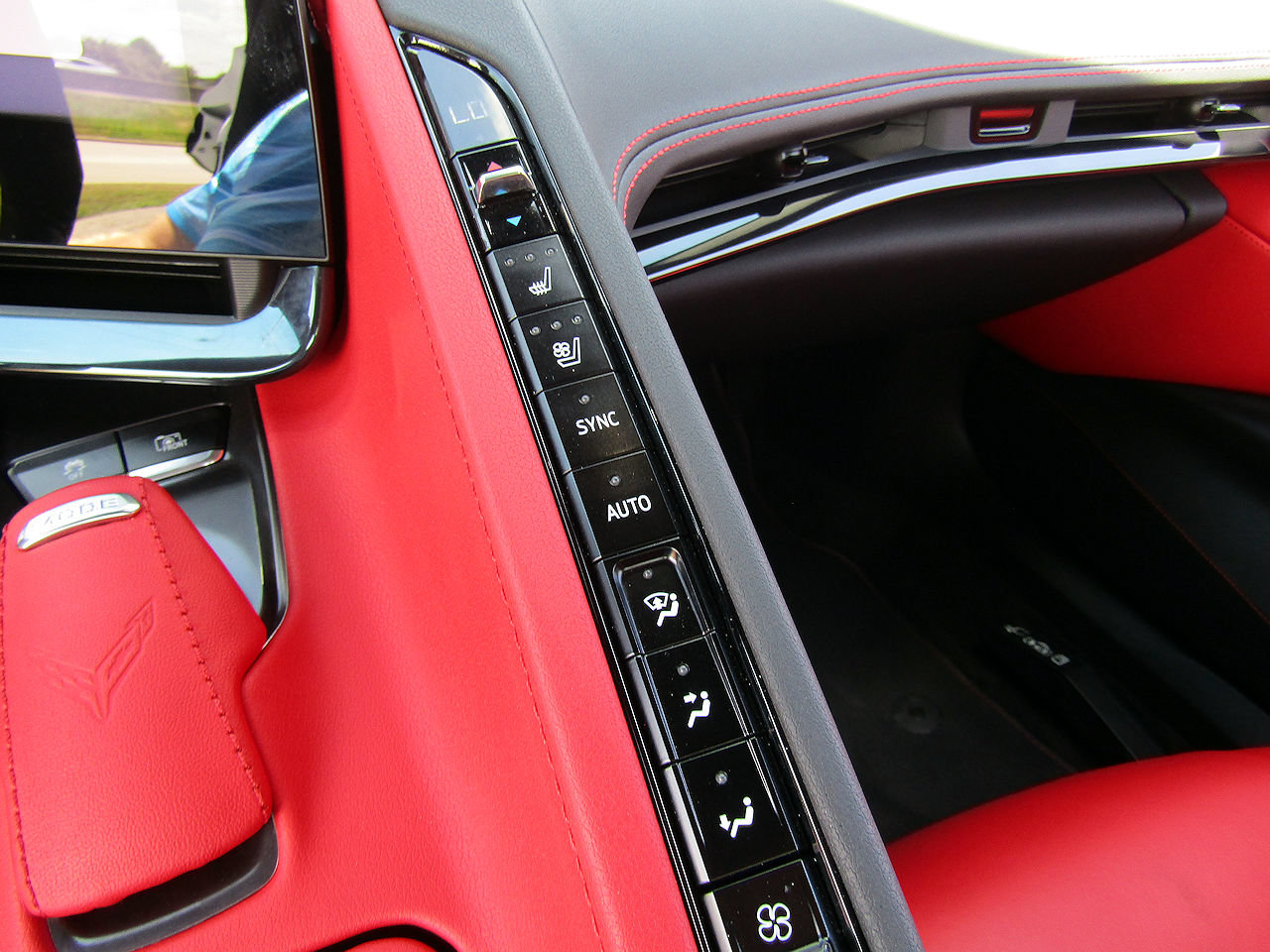 Used 2024 Chevrolet Corvette Stingray Preferred Conv w/ Z51 Performance Package RWD image 17