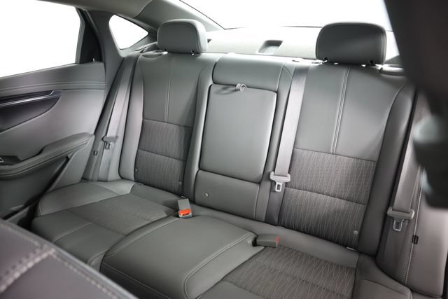 Used 2015 Chevrolet Impala LT FWD image 27
