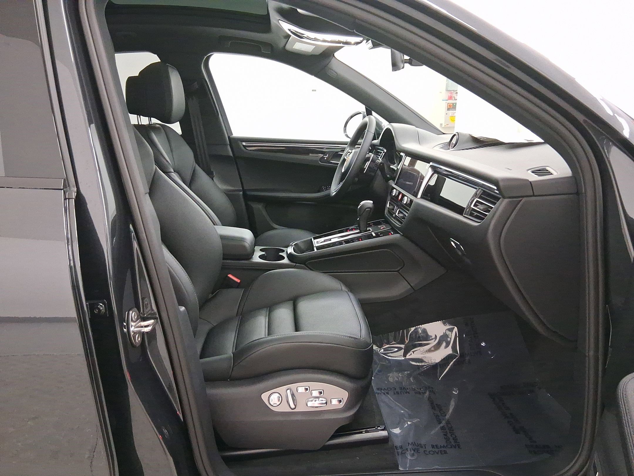 Used 2026 Porsche Macan image 36