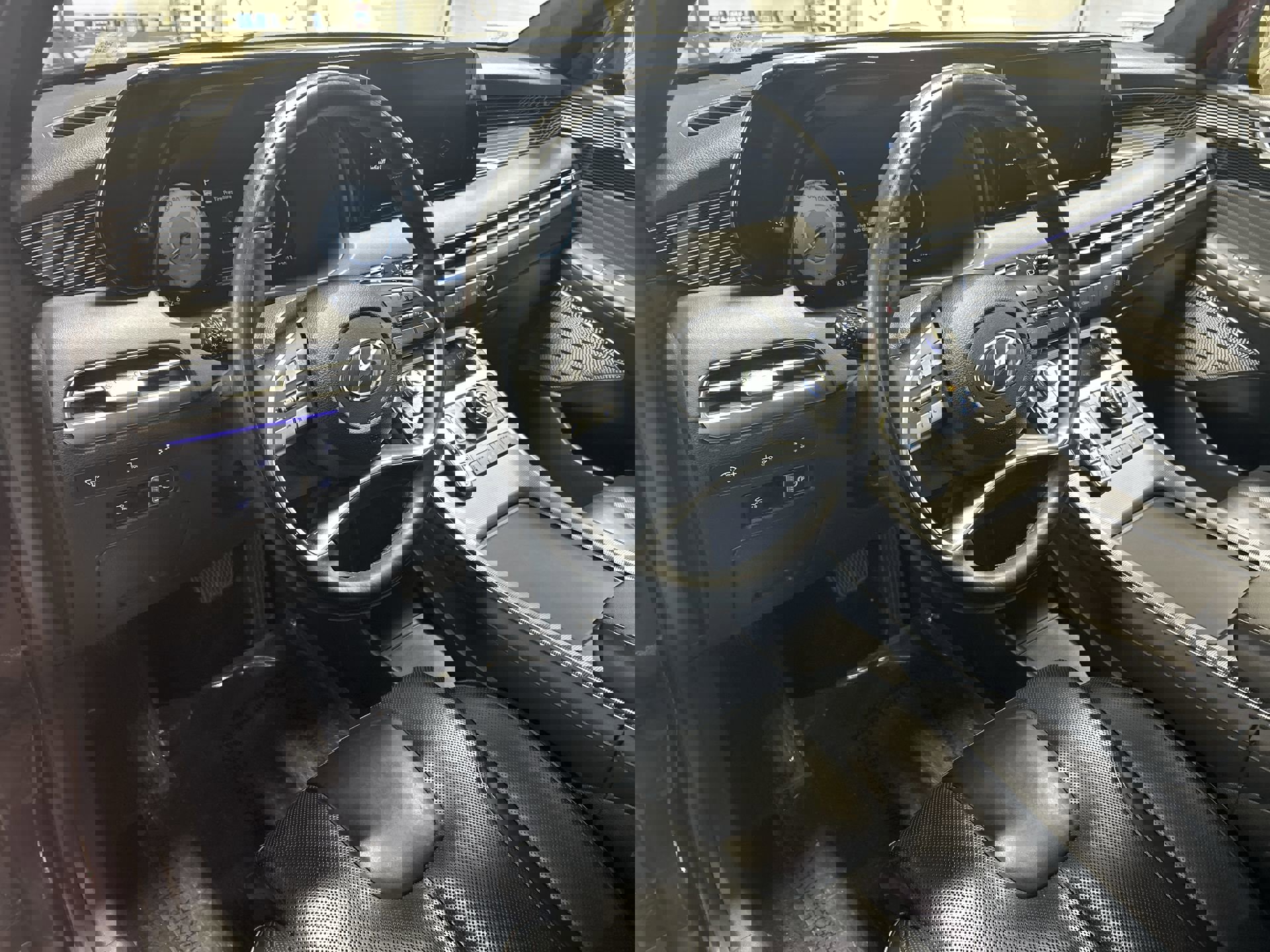 Used 2024 Hyundai Palisade Calligraphy image 11