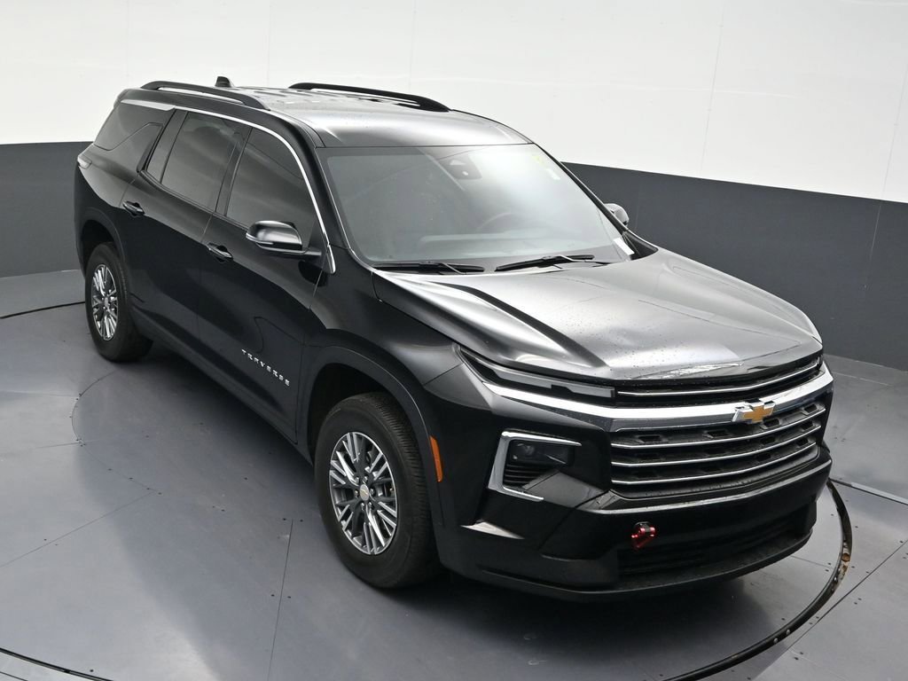 Used 2025 Chevrolet Traverse LT image 22