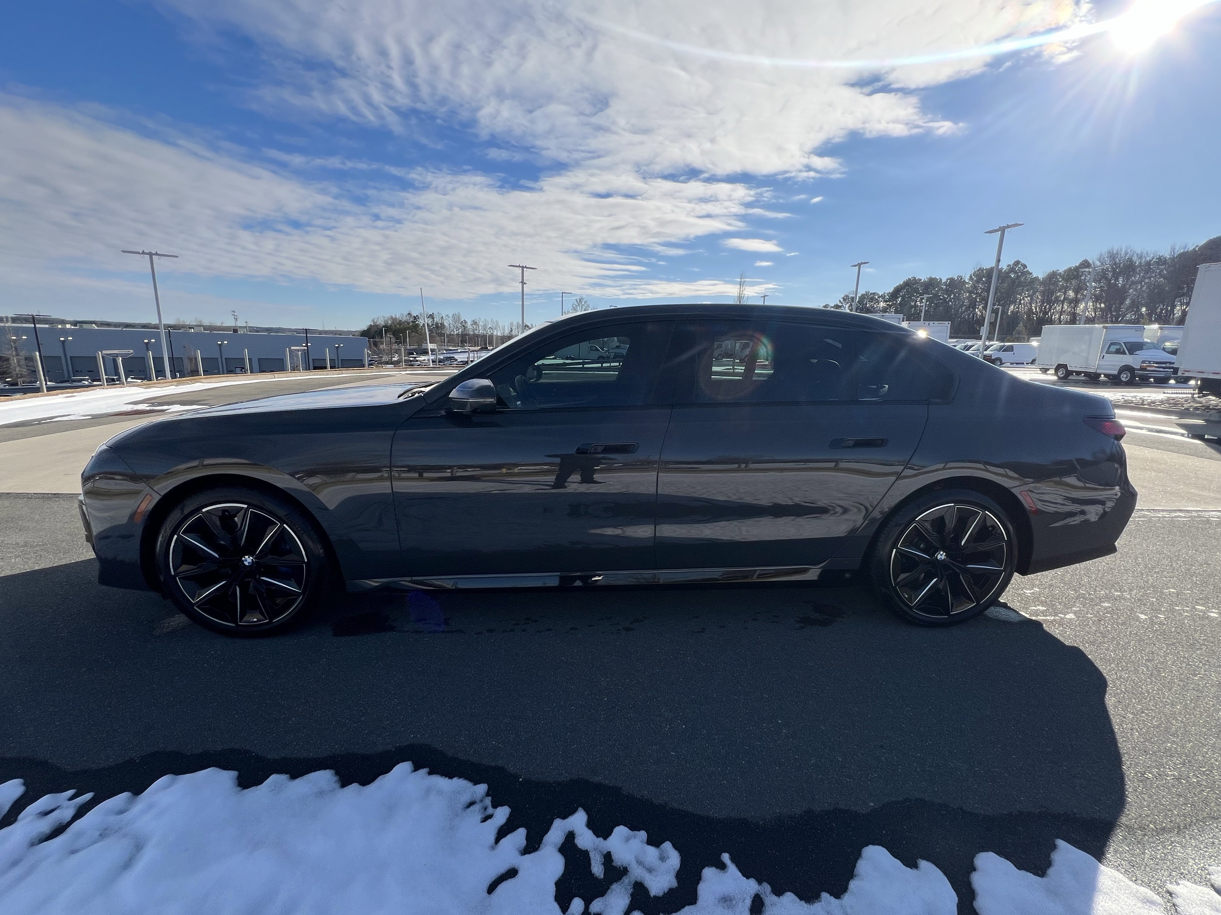 Used 2023 BMW 740i w/ Executive Package image 6