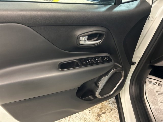 Used 2023 Jeep Renegade Latitude w/ Sun/Sound Group image 15