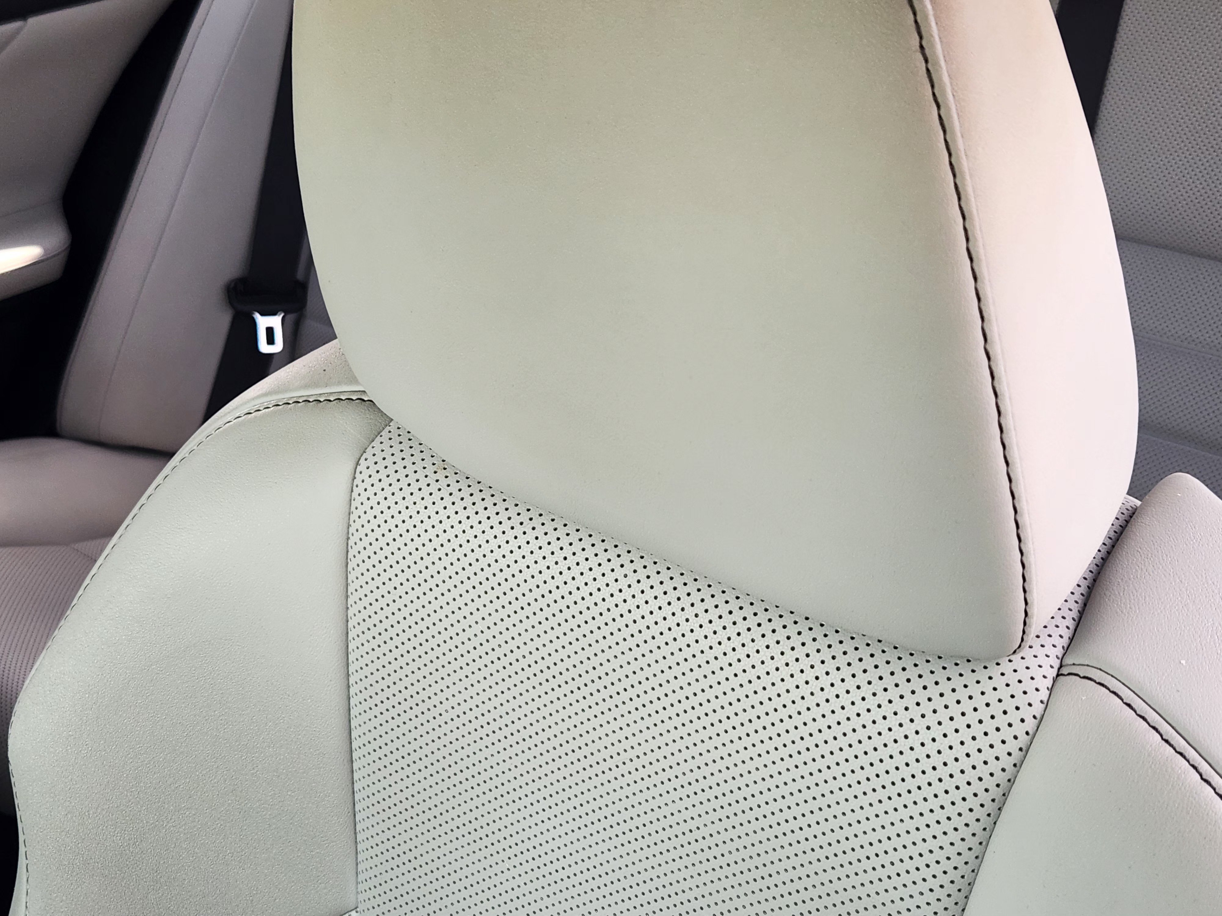 Used 2016 Lexus IS 200t w/ F Sport Package RWD image 16
