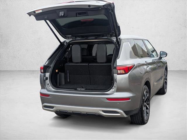 Used 2024 Mitsubishi Outlander SE image 5