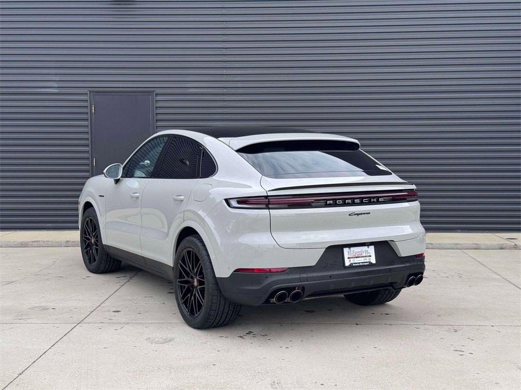 New 2026 Porsche Cayenne E-Hybrid Coupe image 3