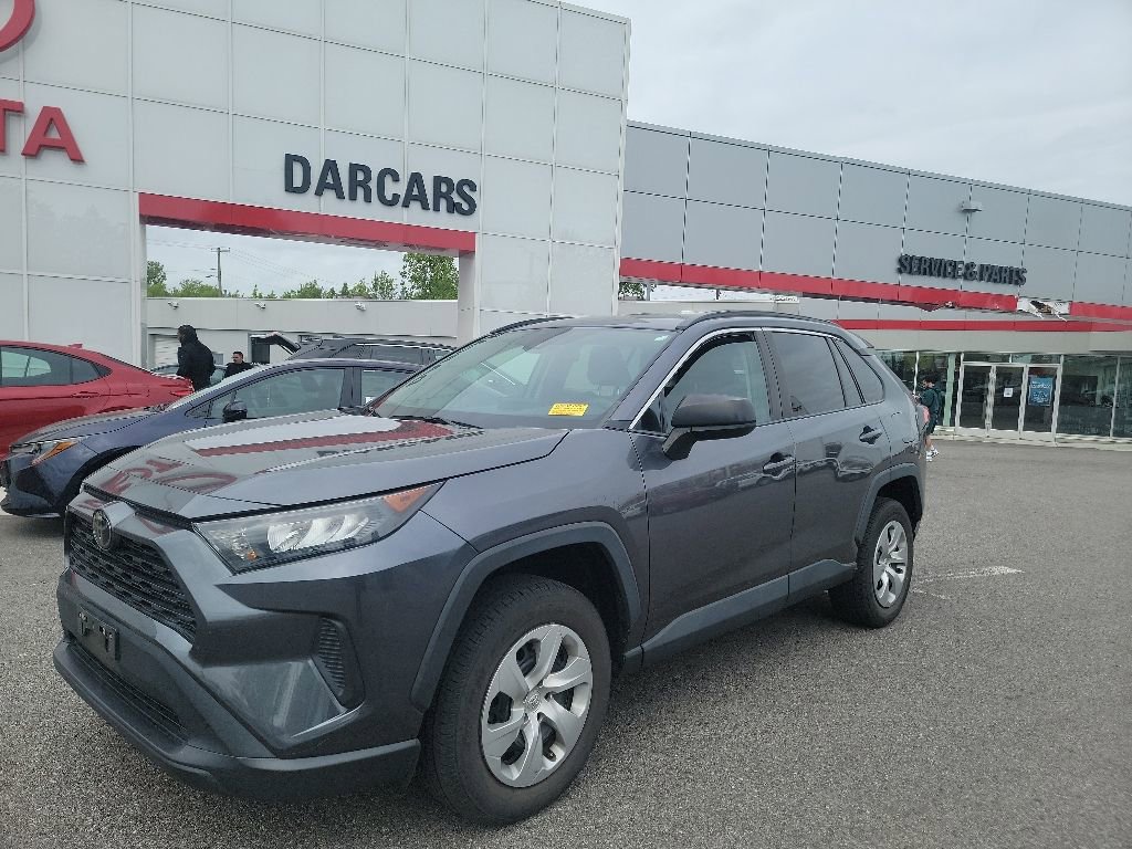 Used 2021 Toyota RAV4 LE FWD image 3