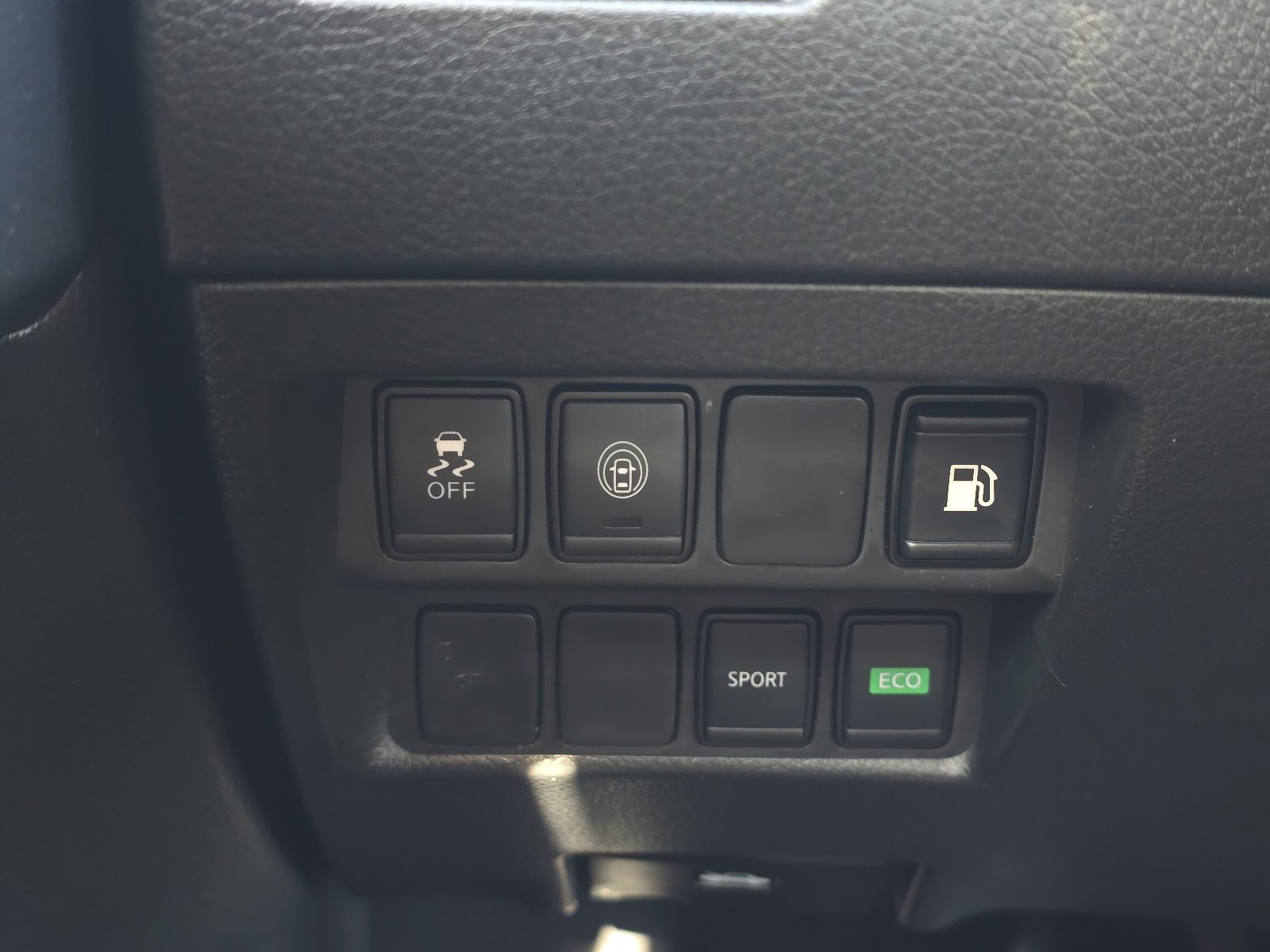 Used 2020 Nissan Rogue S FWD image 20