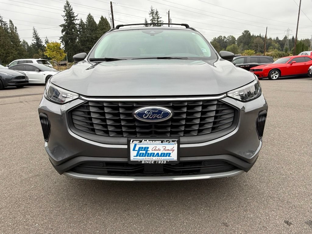 Used 2024 Ford Escape Active w/ Tech Pack #1 AWD/4WD image 9