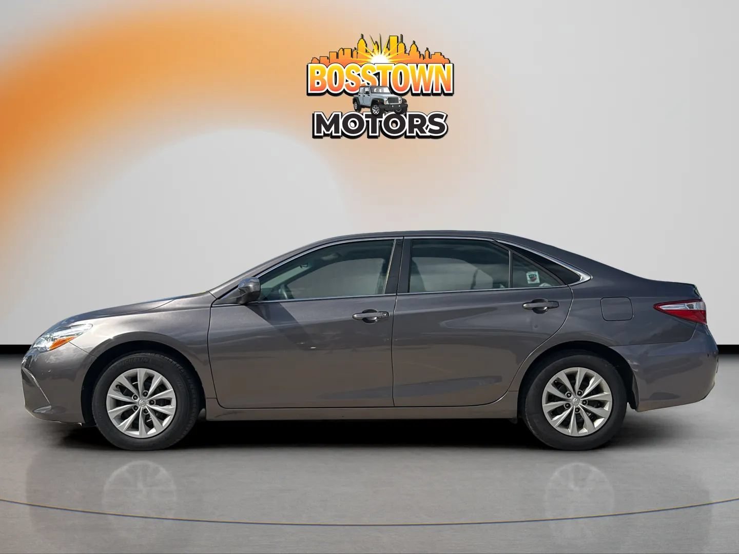 Used 2017 Toyota Camry LE FWD image 3