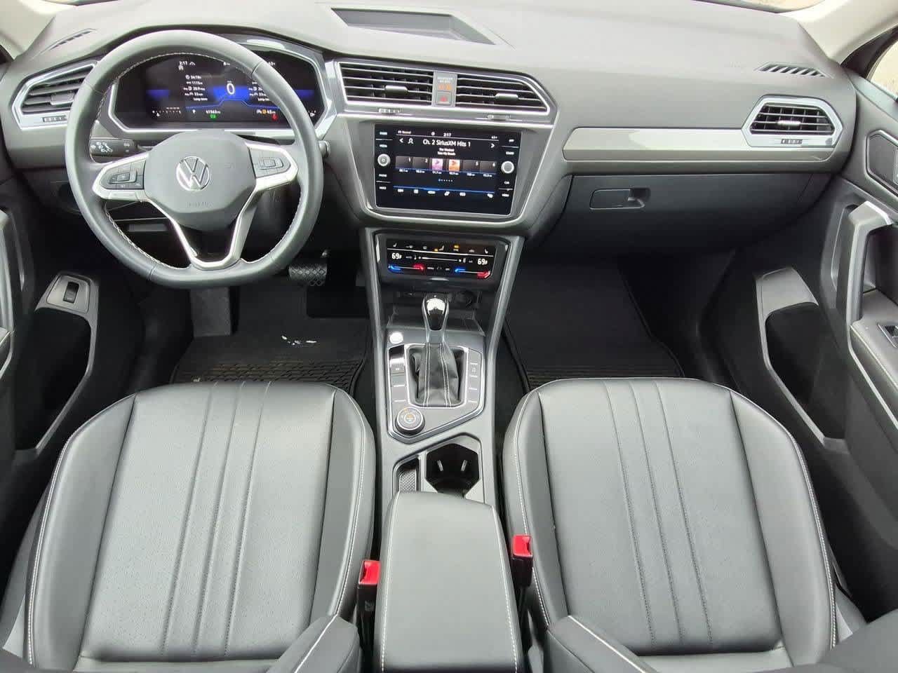 Used 2024 Volkswagen Tiguan SE AWD/4WD image 15