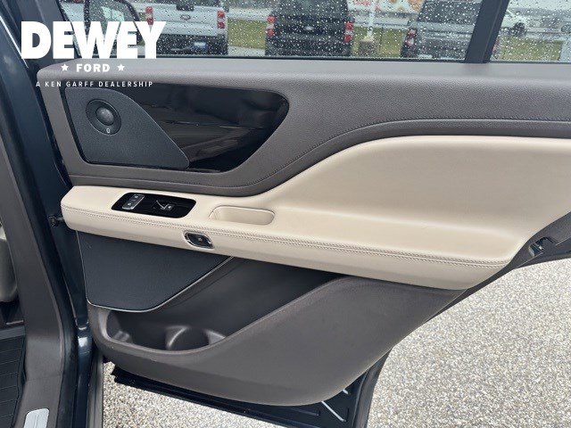 Used 2021 Lincoln Aviator Reserve w/ Equipment Group 201A image 34