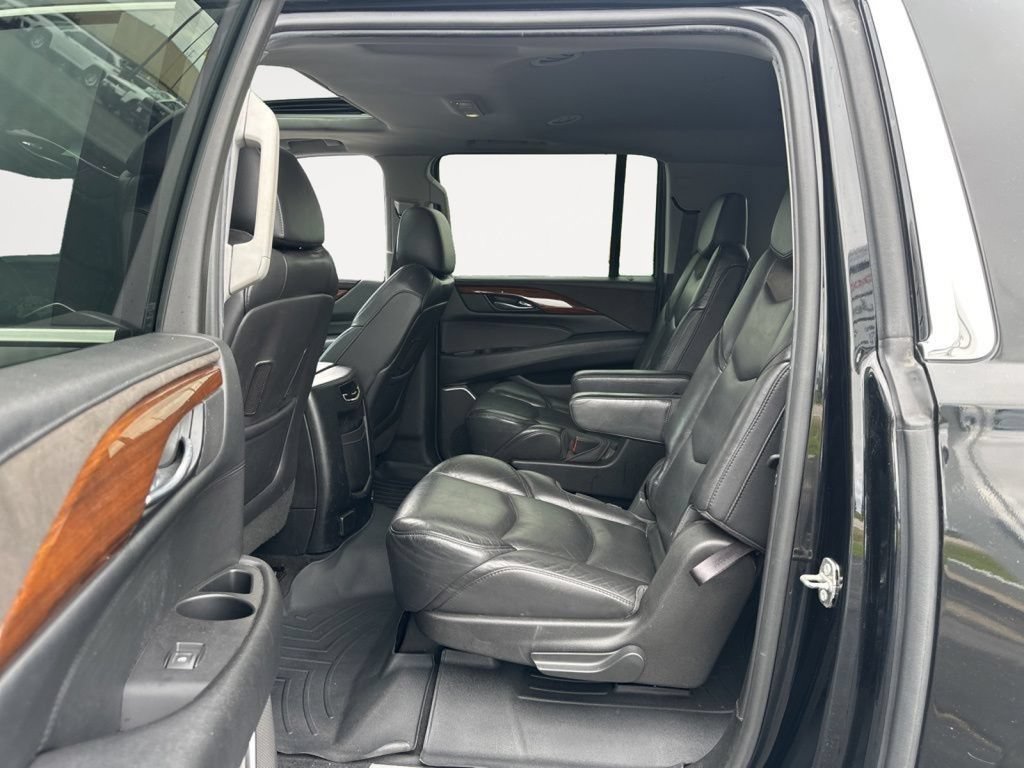 Used 2018 Cadillac Escalade ESV Luxury AWD/4WD image 20