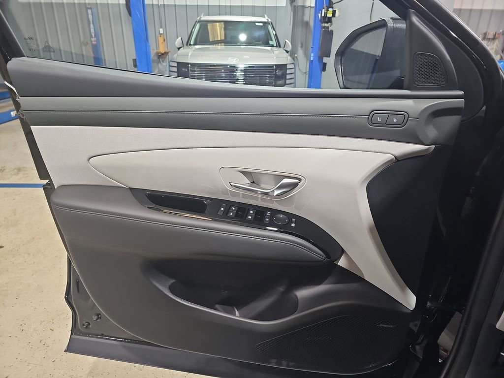 New 2026 Hyundai Tucson Limited image 28