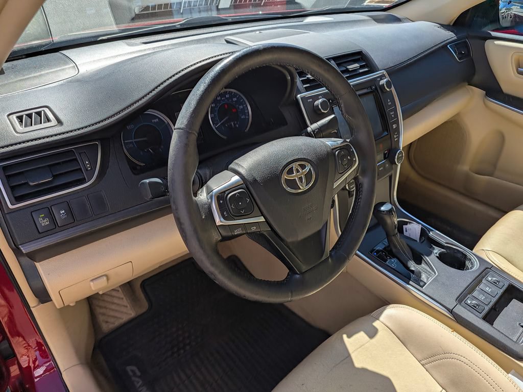 Used 2015 Toyota Camry XLE w/ Moonroof Package FWD image 2
