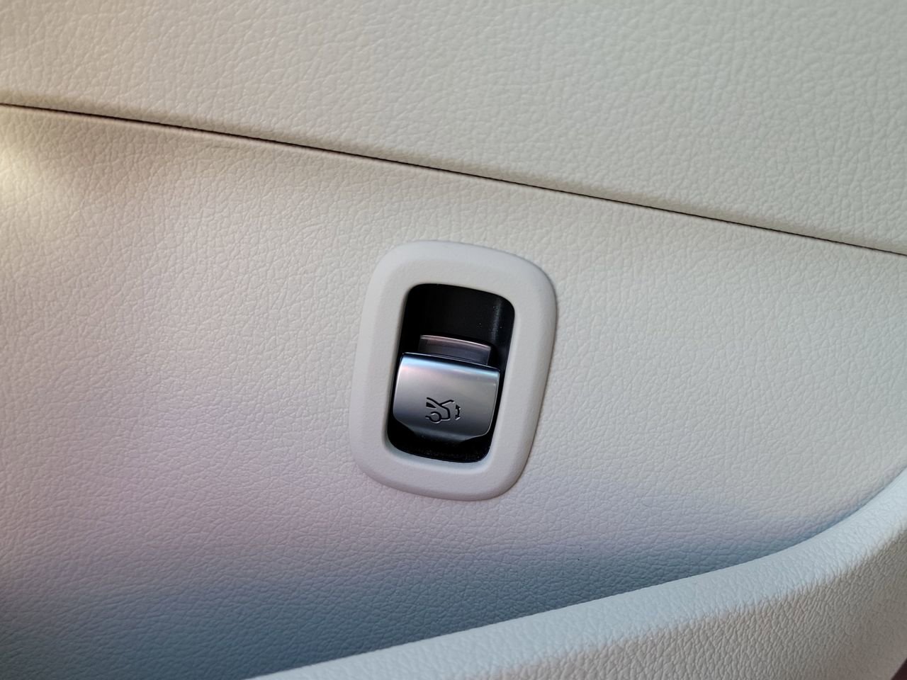 Used 2022 Mercedes-Benz C 300 Sedan image 26