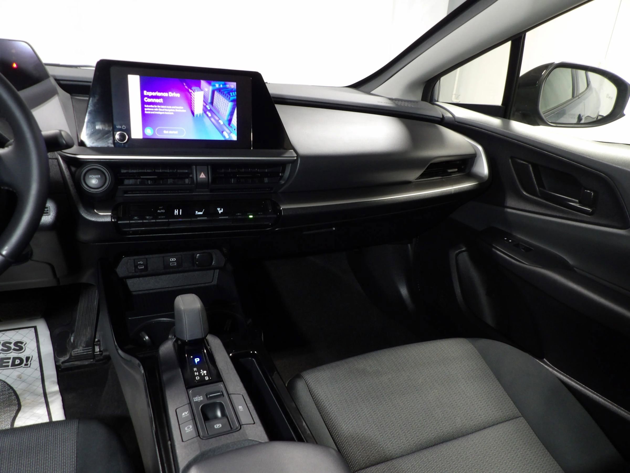 Used 2025 Toyota Prius LE image 14